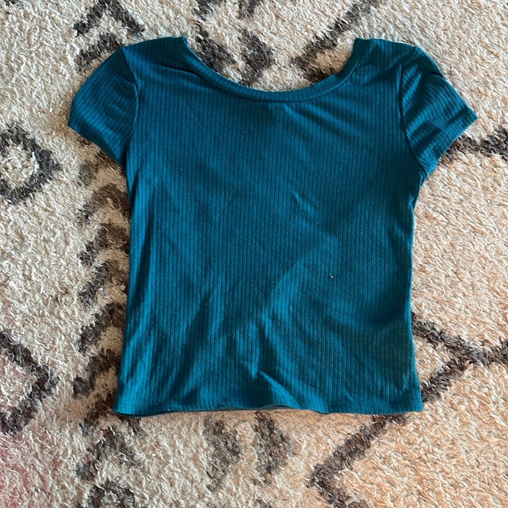 Blue crop top barley worn, a small but fits like a xs, super soft